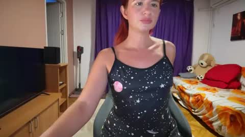 Snapshot of julietterosie chatting on June 29, 12:16 pm Rose online show from June 29, 12:16 pm