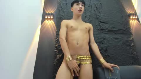 Snapshot of julii_rico chatting on May 4, 3:35 am JULI online show from May 4, 3:35 am