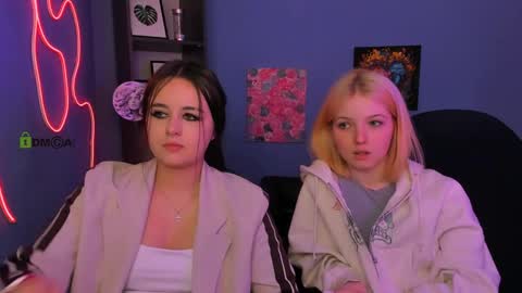 julie online show from April 30, 1:17 pm