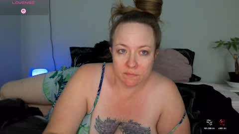 Juli Monroe online show from April 18, 5:00 am
