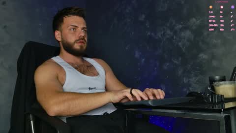 JULiUS   online show from November 19, 8:42 pm