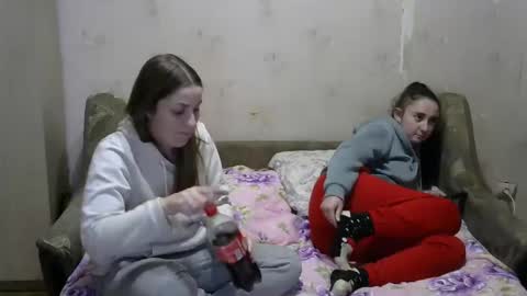 Snapshot of juliya_katie chatting on December 14, 6:52 pm Juliya Katie online show from December 14, 6:52 pm