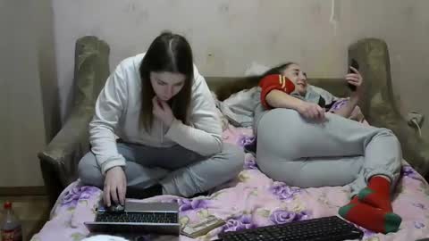 Snapshot of juliya_katie chatting on January 10, 7:00 pm Juliya Katie online show from January 10, 7:00 pm