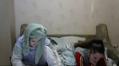 Snapshot of juliya_katie chatting on February 9, 7:52 pm Juliya Katie online show from February 9, 7:52 pm