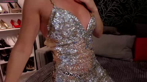 jullia_moor online show from December 4, 4:21 am