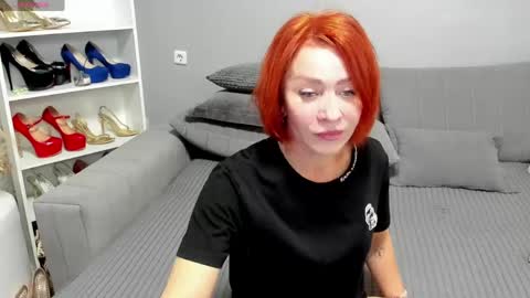 jullia_moor online show from May 1, 11:42 pm