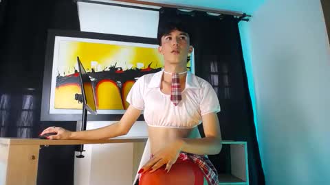 jullian online show from February 28, 8:10 pm