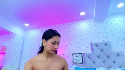 Julieta Reyes   online show from February 4, 11:49 am