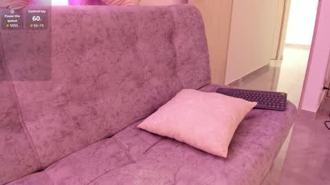 Snapshot of jullya_x_ chatting on January 14, 3:50 pm jullya 630 1330 -5 online show from January 14, 3:50 pm