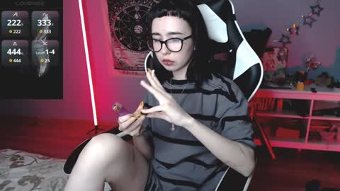 Baroness Von Cringe online show from December 12, 8:32 pm