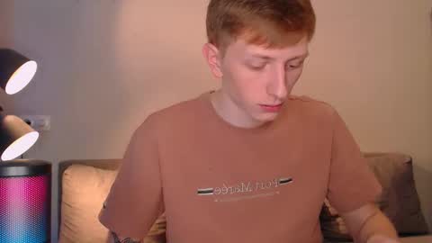 Snapshot of julsweet chatting on December 10, 8:16 pm sweet online show from December 10, 8:16 pm