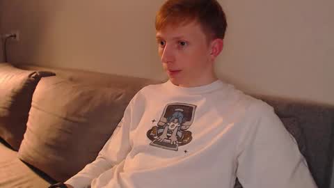 Snapshot of julsweet chatting on December 11, 8:07 pm sweet online show from December 11, 8:07 pm
