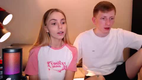 Snapshot of julsweet chatting on November 16, 10:04 pm sweet online show from November 16, 10:04 pm