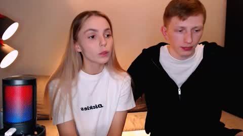 Snapshot of julsweet chatting on November 21, 9:24 pm sweet online show from November 21, 9:24 pm