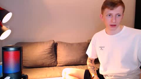 Snapshot of julsweet chatting on November 24, 9:42 am sweet online show from November 24, 9:42 am