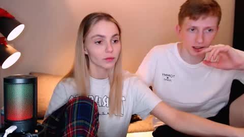 Snapshot of julsweet chatting on November 27, 9:00 am sweet online show from November 27, 9:00 am