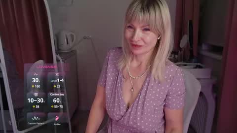 Julia online show from December 3, 5:20 am
