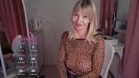 Julia online show from December 4, 8:23 am