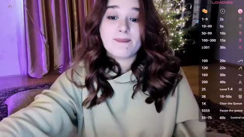 Snapshot of july_slowdive chatting on January 15, 11:10 am Julie online show from January 15, 11:10 am