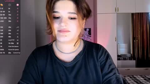 Julie online show from February 6, 11:32 am