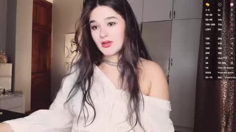 Snapshot of july_slowdive chatting on November 13, 6:23 am Julie online show from November 13, 6:23 am