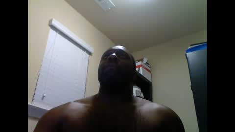 Snapshot of junbug8812 chatting on December 15, 7:24 am junbug8812 online show from December 15, 7:24 am