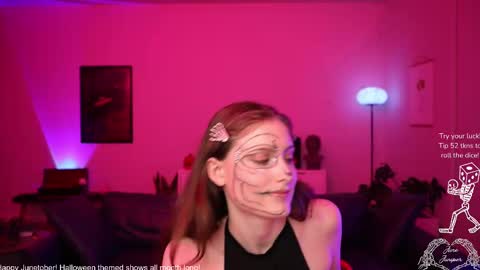 Snapshot of junejuniper chatting on October 1, 11:22 pm June Juniper online show from October 1, 11:22 pm