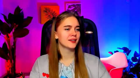 Snapshot of junewoods chatting on November 13, 7:40 am junewoods online show from November 13, 7:40 am