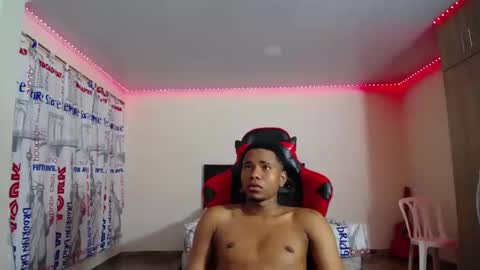 Snapshot of juniorhot07 chatting on November 14, 2:54 am juniorhot07 online show from November 14, 2:54 am