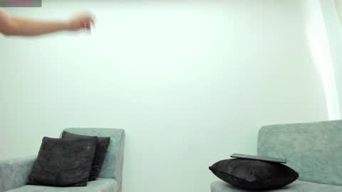 Snapshot of juniormorris_ chatting on December 6, 9:46 pm Junior online show from December 6, 9:46 pm