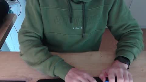 Snapshot of junk2711 chatting on March 8, 8:40 am junk2711 online show from March 8, 8:40 am