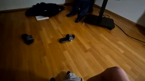 Snapshot of junkern33 chatting on December 21, 7:21 pm Hotashell online show from December 21, 7:21 pm