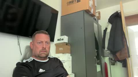 Junky online show from May 18, 1:06 pm