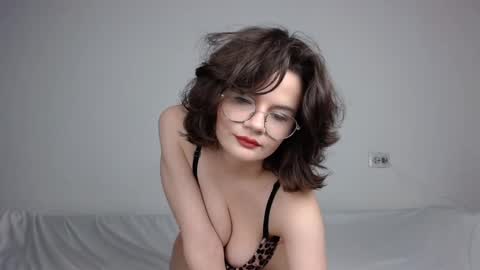 JunneWers online show from February 25, 4:42 pm