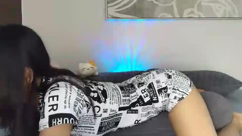 junovaughn online show from December 19, 12:50 am