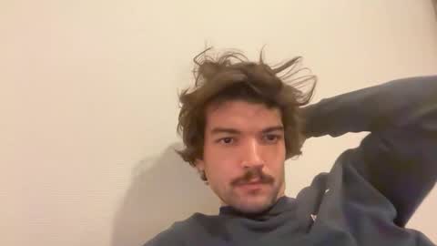 Snapshot of just_a_guy_with_a_big_cock chatting on October 28, 9:17 pm just_a_guy_with_a_big_cock online show from October 28, 9:17 pm