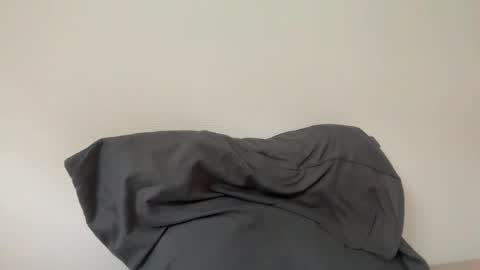 just_a_guy_with_a_big_cock online show from April 29, 10:41 am