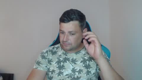 Snapshot of just_a_nice_guy_27 chatting on July 3, 11:27 am Alex online show from July 3, 11:27 am