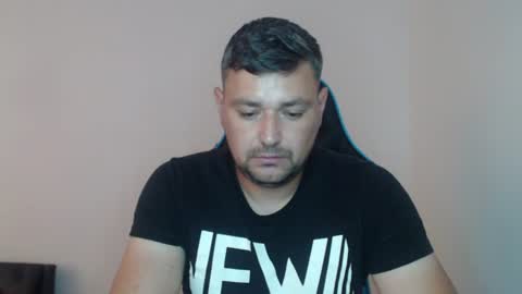 Snapshot of just_a_nice_guy_27 chatting on August 5, 11:35 am Alex online show from August 5, 11:35 am