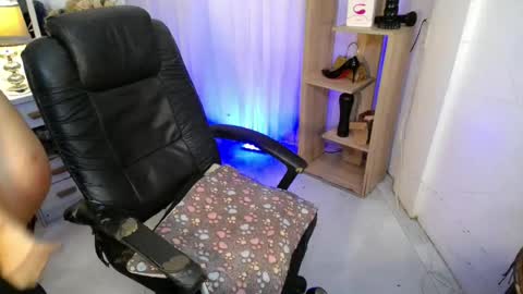 Snapshot of just_aleah chatting on July 28, 7:39 pm MY IG aleahgomez17 online show from July 28, 7:39 pm