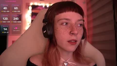 Snapshot of just_busking chatting on December 2, 1:25 am Julia online show from December 2, 1:25 am