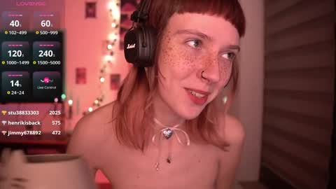 Snapshot of just_busking chatting on December 2, 4:31 am Julia online show from December 2, 4:31 am