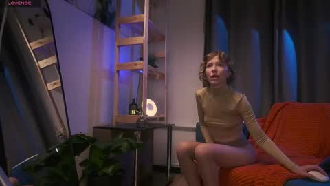 Caroline but call me Carrie online show from December 5, 11:30 am