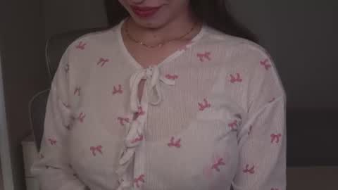 Snapshot of just_emmy chatting on June 26, 5:34 am just call me Emmy online show from June 26, 5:34 am