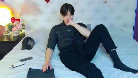 just_gay_ online show from February 18, 5:21 pm