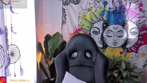 Snapshot of just_katiex chatting on February 11, 1:41 pm Sofia online show from February 11, 1:41 pm