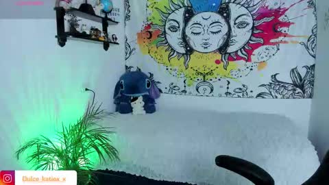 Snapshot of just_katiex chatting on November 14, 12:20 am Sofia online show from November 14, 12:20 am