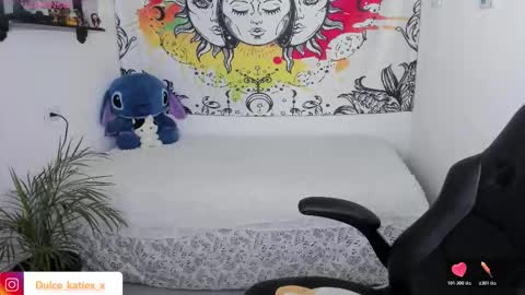 Snapshot of just_katiex chatting on November 24, 12:38 pm Sofia online show from November 24, 12:38 pm