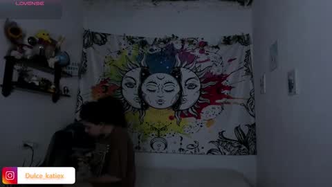 Snapshot of just_katiex chatting on December 14, 12:10 pm Sofia online show from December 14, 12:10 pm