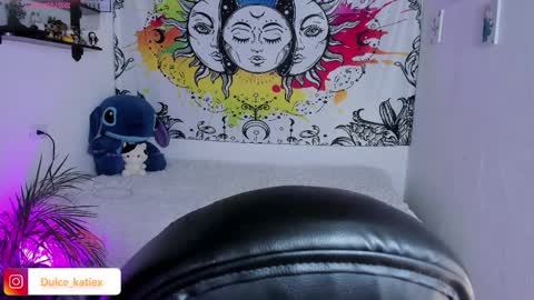 Snapshot of just_katiex chatting on December 16, 12:26 am Sofia online show from December 16, 12:26 am